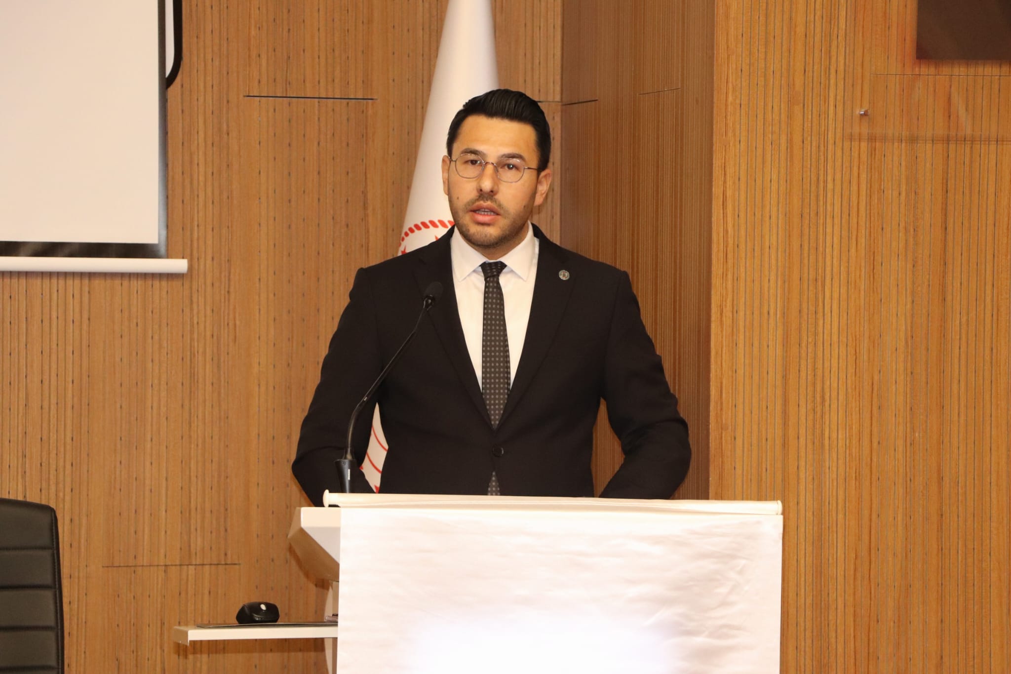 Büro Memur-Sen’den Ek Ödeme Tepkisi: “Ayrımcılıktan Vazgeçilmeli, Tüm Kamu Görevlileri Düzenlemeden Faydalanmalı”