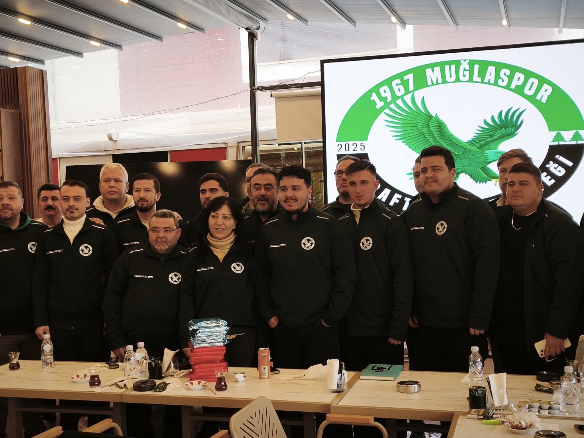 Suskunlar Dernekleşti